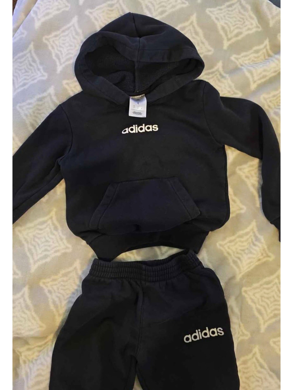 adidas Boys 2-Piece Hoodie & Pants Set Size 4 Black Fleece Logo Pockets